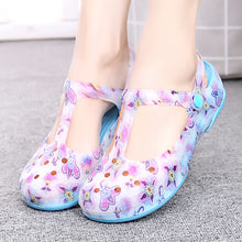 2018 Slip on Casual Garden Clogs Waterproof Shoes Women Classic Nursing EVA Clogs Hospital Women Work Medical Sandals for Girls