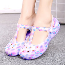 2018 Slip on Casual Garden Clogs Waterproof Shoes Women Classic Nursing EVA Clogs Hospital Women Work Medical Sandals for Girls