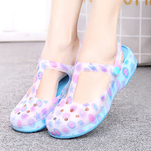 2018 Slip on Casual Garden Clogs Waterproof Shoes Women Classic Nursing EVA Clogs Hospital Women Work Medical Sandals for Girls