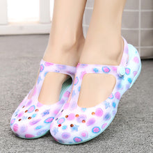 2018 Slip on Casual Garden Clogs Waterproof Shoes Women Classic Nursing EVA Clogs Hospital Women Work Medical Sandals for Girls