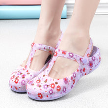 2018 Slip on Casual Garden Clogs Waterproof Shoes Women Classic Nursing EVA Clogs Hospital Women Work Medical Sandals for Girls