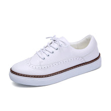 YAERNI  2017 Autumn women casual flat shoes women PU leather flats shoes ladies lace up white nurse shoes walking boat shoes C02